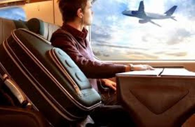 حكم سفر الزوج مدة طويلة وتركه زوجته