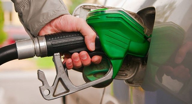 انخفاض أسعار البنزين والغاز فى هذا الموعد