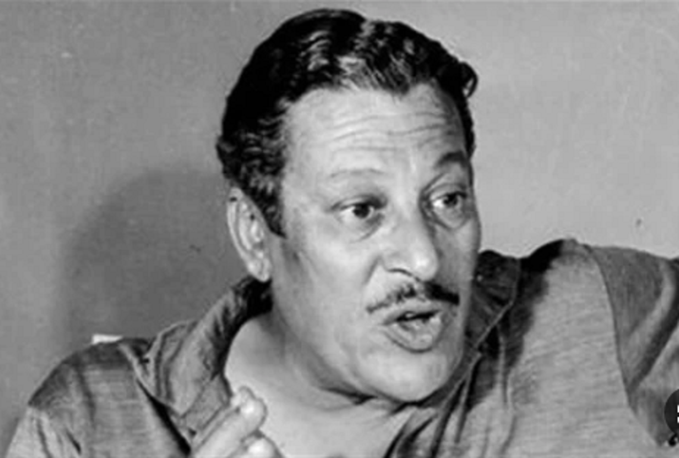 سر اعتزال عماد حمدي المسرح بعد مسرحية خان الخليلي