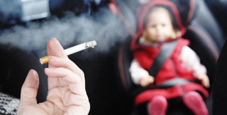 دراسة .. تعرض الأب للتدخين السلبي في طفولته يضعف رئة أطفاله