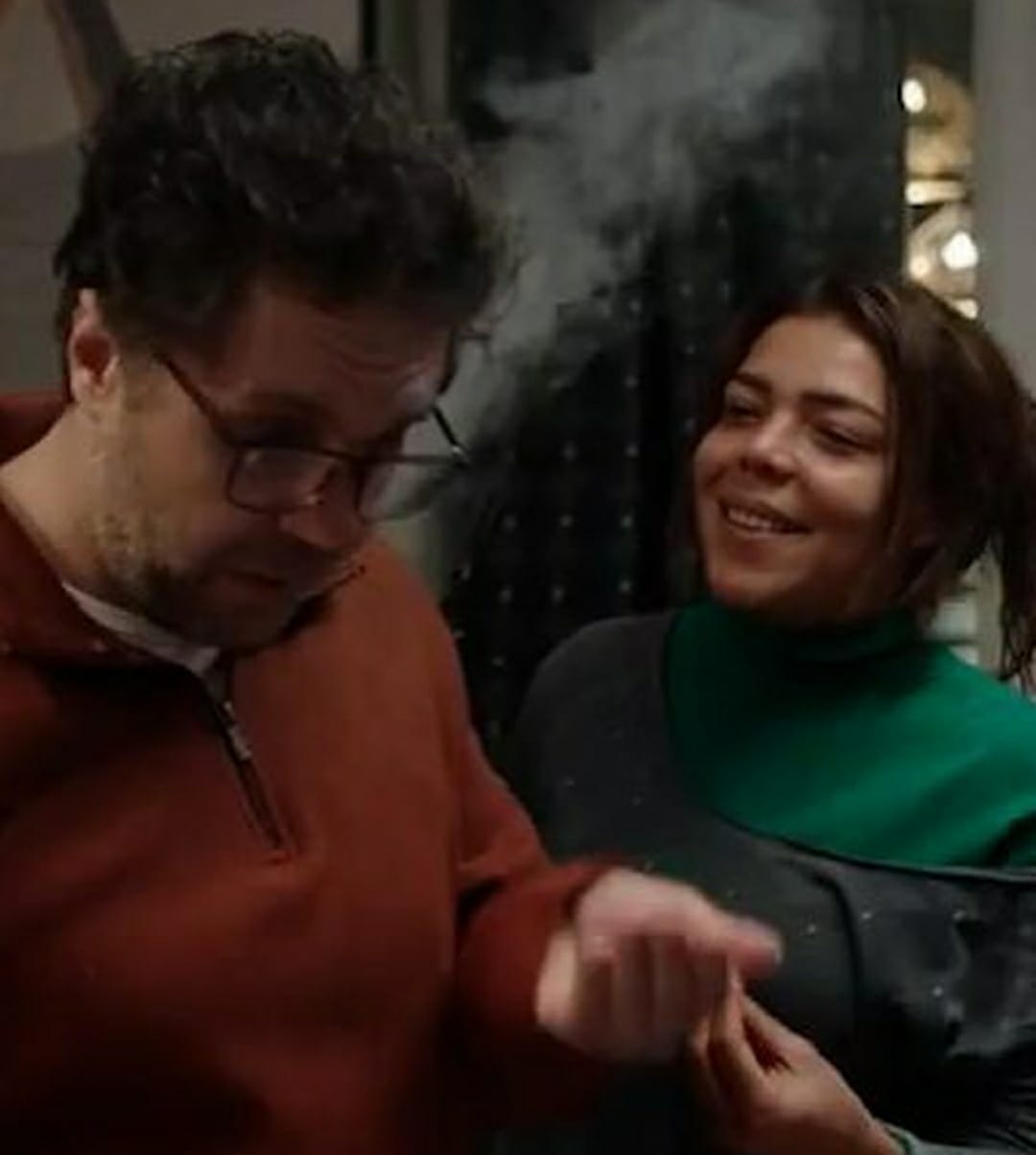 ناهد السباعي تخطف الأنظار في كواليس أشغال شقة جدًا